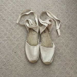 Soludos lace up flats